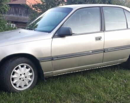 Серый Опель Омега, объемом двигателя 2 л и пробегом 305 тыс. км за 1750 $, фото 4 на Automoto.ua