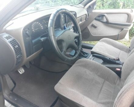 Серый Опель Омега, объемом двигателя 2 л и пробегом 305 тыс. км за 1750 $, фото 14 на Automoto.ua