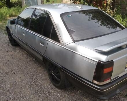 Сірий Опель Омега, об'ємом двигуна 1.8 л та пробігом 300 тис. км за 400 $, фото 4 на Automoto.ua