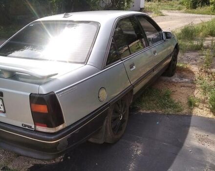 Сірий Опель Омега, об'ємом двигуна 1.8 л та пробігом 300 тис. км за 400 $, фото 5 на Automoto.ua