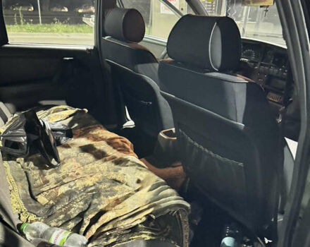 Сірий Опель Омега, об'ємом двигуна 1.8 л та пробігом 360 тис. км за 2000 $, фото 13 на Automoto.ua