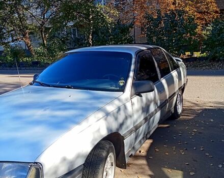 Сірий Опель Омега, об'ємом двигуна 2 л та пробігом 0 тис. км за 1400 $, фото 7 на Automoto.ua