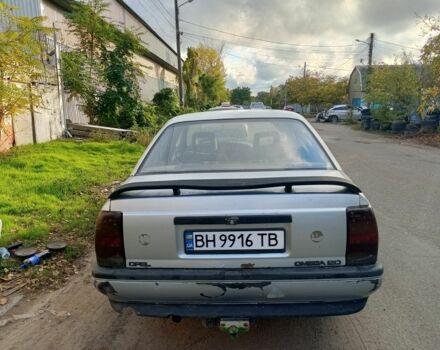 Сірий Опель Омега, об'ємом двигуна 2 л та пробігом 400 тис. км за 1200 $, фото 6 на Automoto.ua