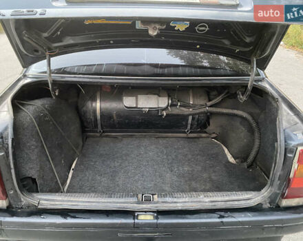 Сірий Опель Омега, об'ємом двигуна 2 л та пробігом 445 тис. км за 950 $, фото 10 на Automoto.ua