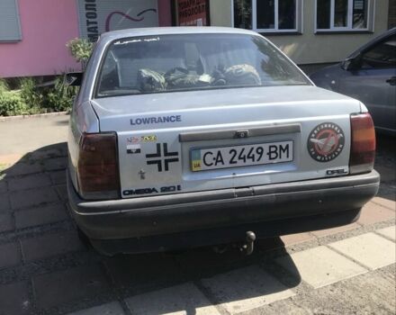 Сірий Опель Омега, об'ємом двигуна 2 л та пробігом 800 тис. км за 1000 $, фото 3 на Automoto.ua