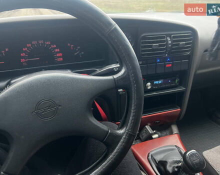 Серый Опель Омега, объемом двигателя 2 л и пробегом 220 тыс. км за 2000 $, фото 7 на Automoto.ua