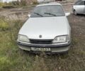 Сірий Опель Омега, об'ємом двигуна 2 л та пробігом 300 тис. км за 601 $, фото 1 на Automoto.ua