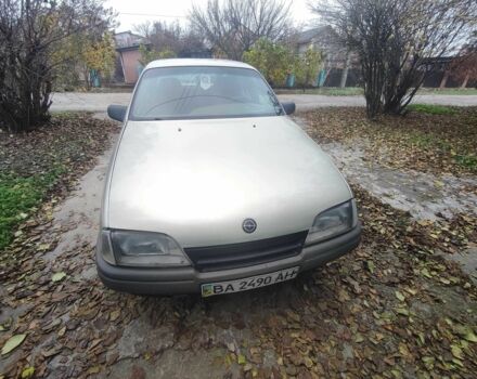 Серый Опель Омега, объемом двигателя 1.8 л и пробегом 184 тыс. км за 1192 $, фото 3 на Automoto.ua