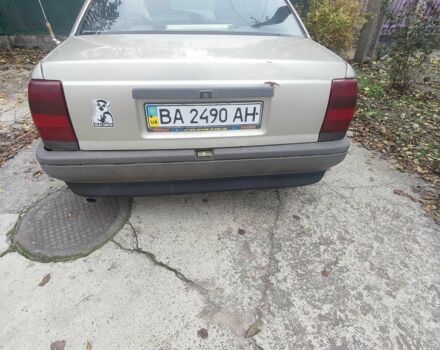 Серый Опель Омега, объемом двигателя 1.8 л и пробегом 184 тыс. км за 1192 $, фото 5 на Automoto.ua