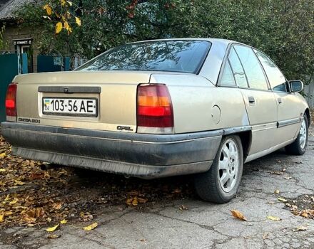 Опель Омега 1988 в Новомосковске на Automoto.ua Серый Опель Омега, объемом двигателя 2 л и пробегом 200 тыс. км за 950 $, фото 2 на Automoto.ua