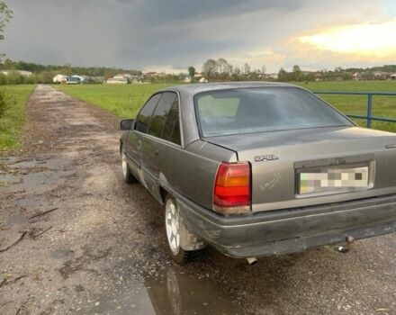 Серый Опель Омега, объемом двигателя 1.8 л и пробегом 350 тыс. км за 360 $, фото 3 на Automoto.ua