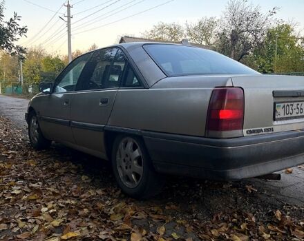 Опель Омега 1988 в Новомосковске на Automoto.ua Серый Опель Омега, объемом двигателя 2 л и пробегом 200 тыс. км за 950 $, фото 5 на Automoto.ua