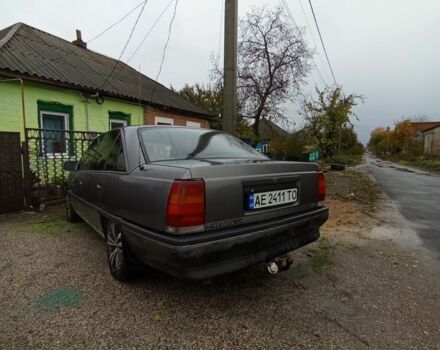 Серый Опель Омега, объемом двигателя 2 л и пробегом 333 тыс. км за 1250 $, фото 5 на Automoto.ua