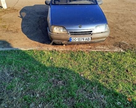 Сірий Опель Омега, об'ємом двигуна 2 л та пробігом 326 тис. км за 850 $, фото 1 на Automoto.ua