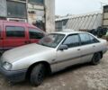 Сірий Опель Омега, об'ємом двигуна 2 л та пробігом 200 тис. км за 600 $, фото 1 на Automoto.ua