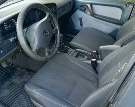Сірий Опель Омега, об'ємом двигуна 2 л та пробігом 300 тис. км за 2300 $, фото 4 на Automoto.ua