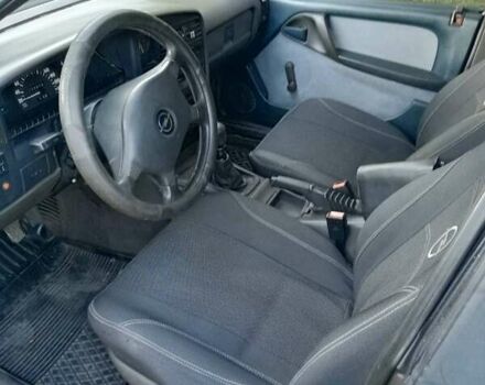 Сірий Опель Омега, об'ємом двигуна 2 л та пробігом 300 тис. км за 2300 $, фото 3 на Automoto.ua