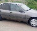Сірий Опель Омега, об'ємом двигуна 1.8 л та пробігом 291 тис. км за 1000 $, фото 2 на Automoto.ua