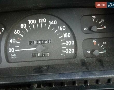 Сірий Опель Омега, об'ємом двигуна 2.4 л та пробігом 258 тис. км за 1900 $, фото 5 на Automoto.ua