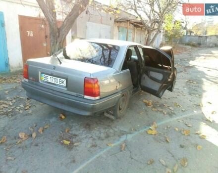 Сірий Опель Омега, об'ємом двигуна 2.4 л та пробігом 258 тис. км за 1900 $, фото 9 на Automoto.ua