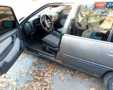 Сірий Опель Омега, об'ємом двигуна 2.4 л та пробігом 258 тис. км за 1900 $, фото 2 на Automoto.ua