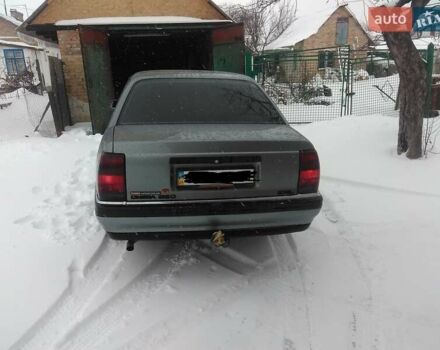 Серый Опель Омега, объемом двигателя 2.3 л и пробегом 320 тыс. км за 2000 $, фото 1 на Automoto.ua