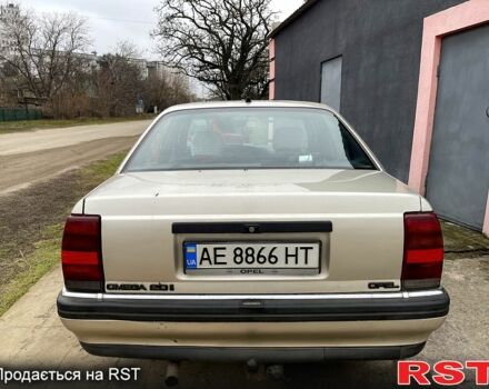 Серый Опель Омега, объемом двигателя 2 л и пробегом 100 тыс. км за 1200 $, фото 3 на Automoto.ua
