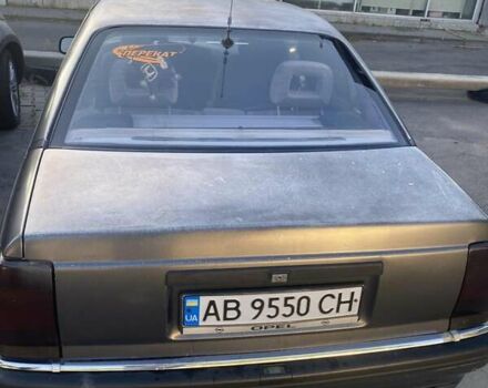 Сірий Опель Омега, об'ємом двигуна 2 л та пробігом 300 тис. км за 850 $, фото 3 на Automoto.ua