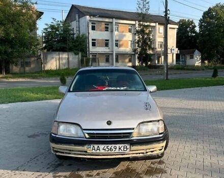 Серый Опель Омега, объемом двигателя 2 л и пробегом 240 тыс. км за 1000 $, фото 2 на Automoto.ua