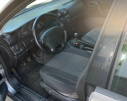 Серый Опель Омега, объемом двигателя 2 л и пробегом 300 тыс. км за 2000 $, фото 4 на Automoto.ua