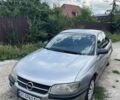 Серый Опель Омега, объемом двигателя 2 л и пробегом 285 тыс. км за 2200 $, фото 1 на Automoto.ua