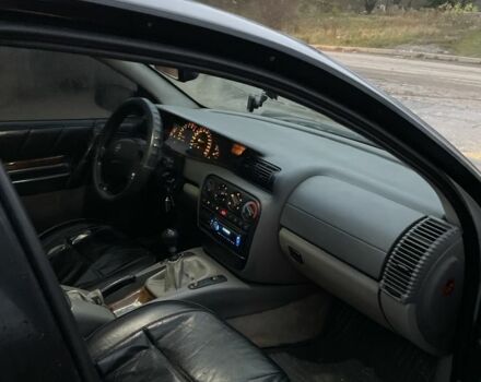 Серый Опель Омега, объемом двигателя 2.5 л и пробегом 300 тыс. км за 1699 $, фото 6 на Automoto.ua