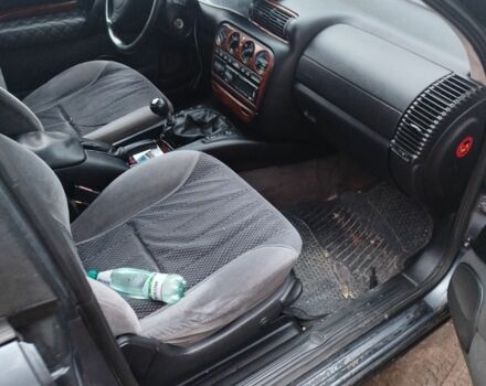 Серый Опель Омега, объемом двигателя 2.5 л и пробегом 345 тыс. км за 1300 $, фото 5 на Automoto.ua