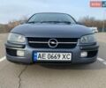 Сірий Опель Омега, об'ємом двигуна 2.5 л та пробігом 332 тис. км за 2350 $, фото 9 на Automoto.ua