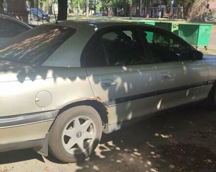 Серый Опель Омега, объемом двигателя 2.5 л и пробегом 400 тыс. км за 2200 $, фото 6 на Automoto.ua