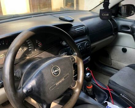 Серый Опель Омега, объемом двигателя 2 л и пробегом 420 тыс. км за 2500 $, фото 3 на Automoto.ua