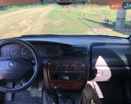 Сірий Опель Омега, об'ємом двигуна 2 л та пробігом 333 тис. км за 2100 $, фото 5 на Automoto.ua