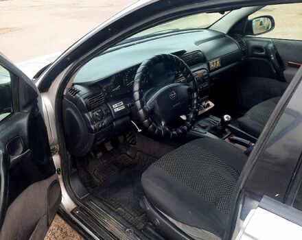 Серый Опель Омега, объемом двигателя 2 л и пробегом 320 тыс. км за 2500 $, фото 7 на Automoto.ua