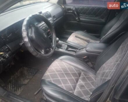 Серый Опель Омега, объемом двигателя 2 л и пробегом 300 тыс. км за 1500 $, фото 2 на Automoto.ua