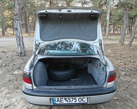 Серый Опель Омега, объемом двигателя 2 л и пробегом 249 тыс. км за 2450 $, фото 13 на Automoto.ua