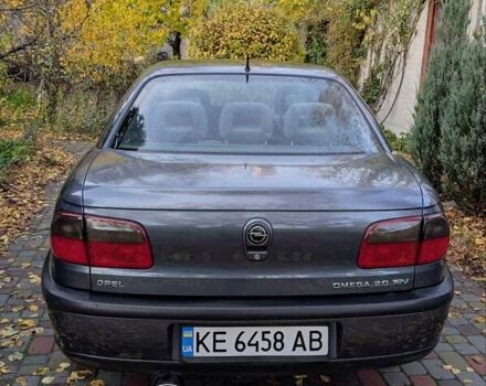 Серый Опель Омега, объемом двигателя 2 л и пробегом 340 тыс. км за 3200 $, фото 4 на Automoto.ua