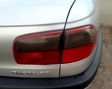 Серый Опель Омега, объемом двигателя 2 л и пробегом 320 тыс. км за 2500 $, фото 1 на Automoto.ua