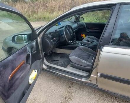 Сірий Опель Омега, об'ємом двигуна 2 л та пробігом 362 тис. км за 1700 $, фото 4 на Automoto.ua
