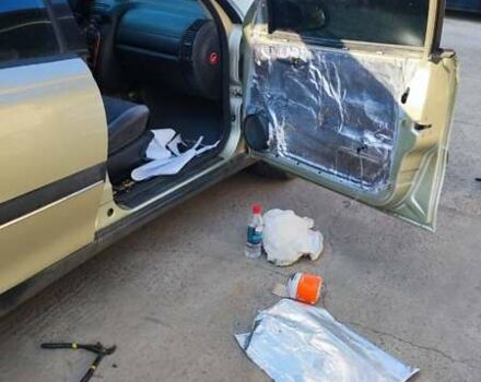 Сірий Опель Омега, об'ємом двигуна 2 л та пробігом 362 тис. км за 2450 $, фото 5 на Automoto.ua