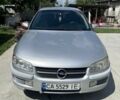 Сірий Опель Омега, об'ємом двигуна 2 л та пробігом 402 тис. км за 2600 $, фото 1 на Automoto.ua