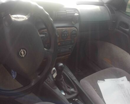 Серый Опель Омега, объемом двигателя 2 л и пробегом 400 тыс. км за 596 $, фото 4 на Automoto.ua