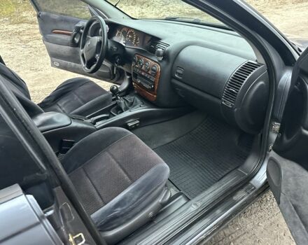 Серый Опель Омега, объемом двигателя 2 л и пробегом 295 тыс. км за 2200 $, фото 8 на Automoto.ua