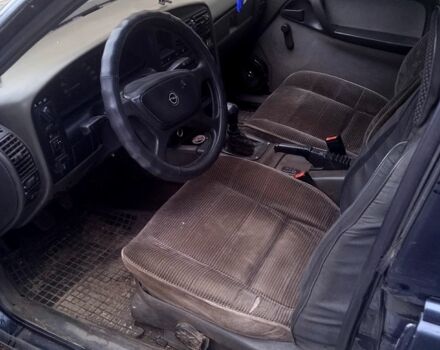 Серый Опель Омега, объемом двигателя 20 л и пробегом 0 тыс. км за 900 $, фото 3 на Automoto.ua