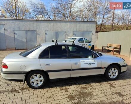 Серый Опель Омега, объемом двигателя 2 л и пробегом 445 тыс. км за 2300 $, фото 6 на Automoto.ua