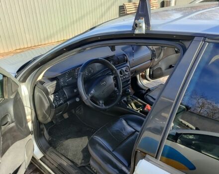 Серый Опель Омега, объемом двигателя 2 л и пробегом 100 тыс. км за 2300 $, фото 7 на Automoto.ua